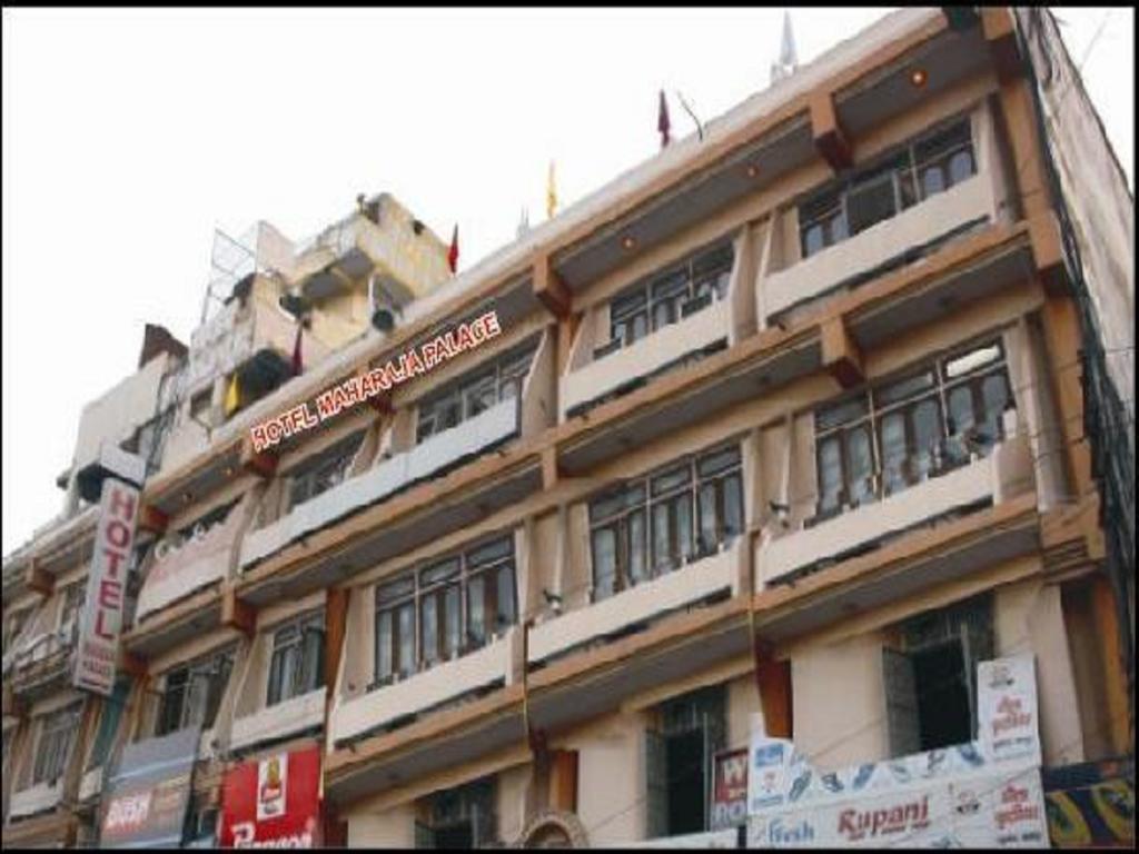 Oyo 4956 Hotel Maharaja Palace Kanpur Exterior foto